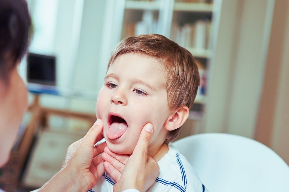 Llagas en la lengua: Causas, tratamiento y prevención en la Clínica Dental Ester Rodríguez